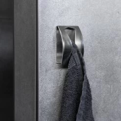 QUVIO Handdoek Houder RVS - Handdoek Of Theedoek Klem Met Plakstrip Voor In Keuken, Badkamer, Toilet Of Bijkeuken - Strak Design En Geen Schroeven Nodig - Staal - Klem - Theedoek -Grohe Winkel 1200x1200 1805