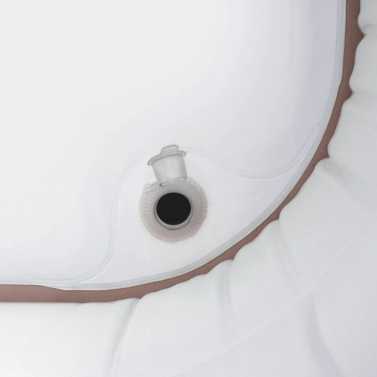 Tubble® Royale Air Bath - 255L - Ambient Taupe - Opblaasbaar Ligbad – Voor Volwassenen 6 Tubble® Royale Air Bath - 255L - Ambient Taupe - Opblaasbaar Ligbad – Voor Volwassenen - Image 6