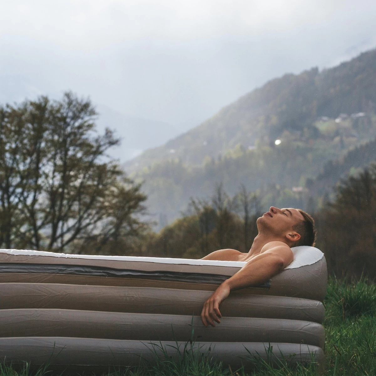 Tubble® Royale Air Bath - 255L - Ambient Taupe - Opblaasbaar Ligbad – Voor Volwassenen 10 Tubble® Royale Air Bath - 255L - Ambient Taupe - Opblaasbaar Ligbad – Voor Volwassenen - Image 10