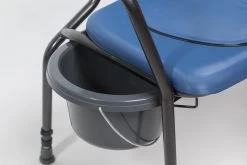 Toiletstoel Blauw Met Comfortabele Zitting En Emmer Met Deksel - Postoel -Grohe Winkel 1200x801 4