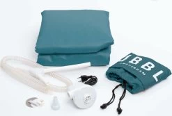 Tubble® Royale Opblaasbaar Ligbad - Blue Lagoon – Opvouwbaar Bad Voor Volwassenen Tot 188cm - IJsbad Wim Hof Methode - Zitbad - 255L -Grohe Winkel 1200x809 1