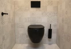 Viidako – Paskii Toiletpot – Mat Zwart – Design - Rimless – INCLUSIEF Softclose Zitting – Quick Release - Hangend/zwevend Toilet -Grohe Winkel 1200x833 3