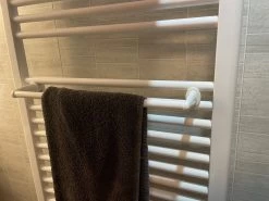 WillieJan Radiator Handdoeken Droog Rek 940W – Wit – 1 Stang – 36 Cm – Radiatorbevestiging – Zonder Boren -Grohe Winkel 1200x900 93